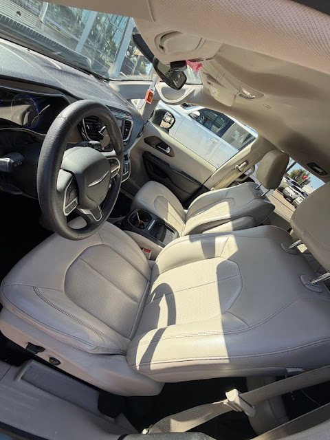 2021 Chrysler Voyager LXI