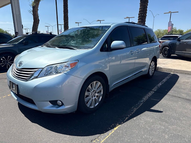 2017 Toyota Sienna XLE